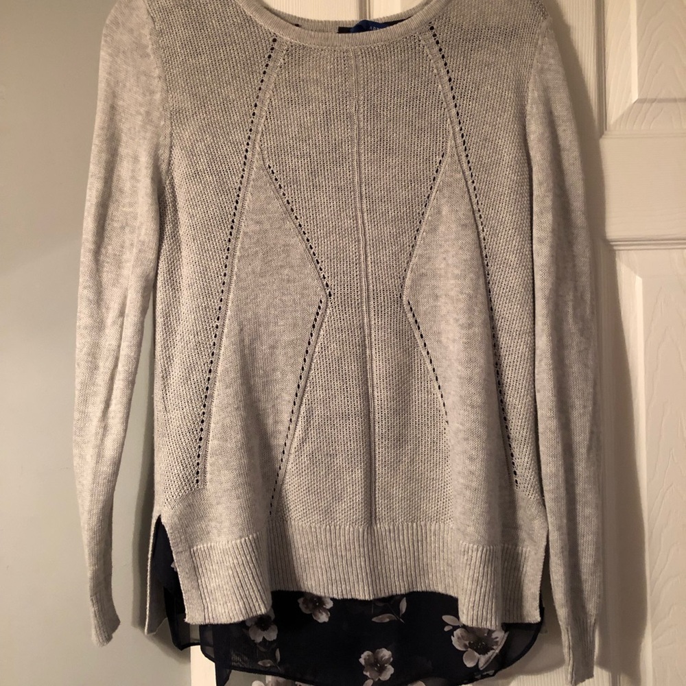 Detailed Gray Sweater With Floral Underlay
